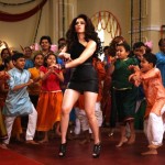 Bum Pe Laat Video Song from HimmatWala
