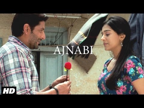 Ajnabi Ban Jaye Video Song from Jolly LLB