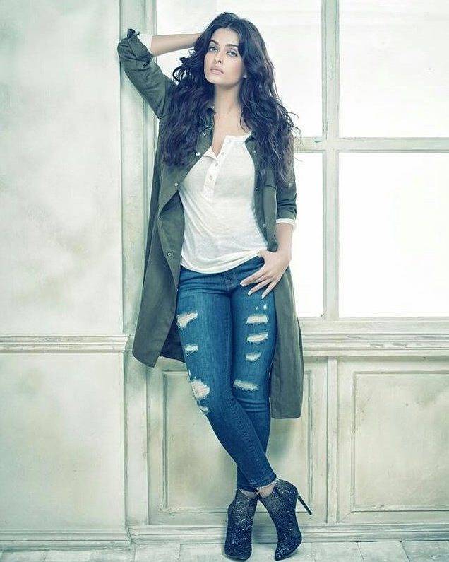 Aishwarya Rai On Filmfare Magazine November 2016 issue Pic 4