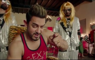 Secret Superstar Teaser Trailer - Aamir Khan’s Special cameo Poster