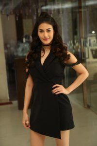 Amyra Dastur Photo Gallery Image 8