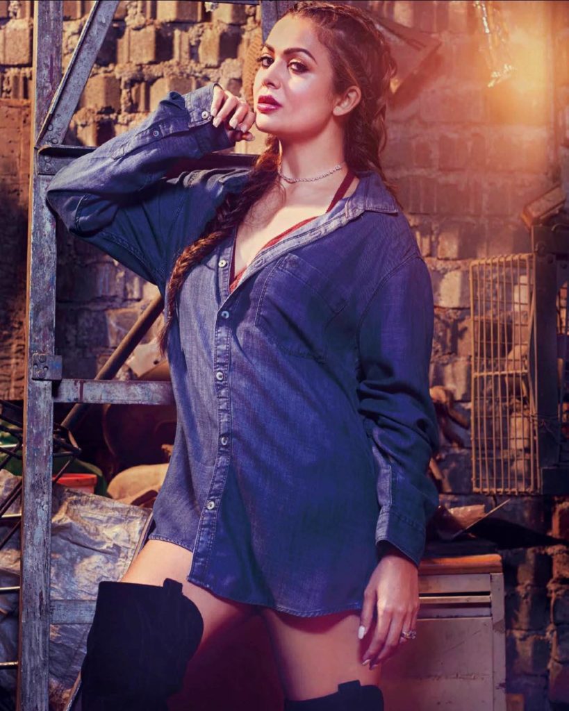 Malaika Arora and Amrita Arora Photoshoot for Hi! Blitz Magazine India March-April 2017 Image 3